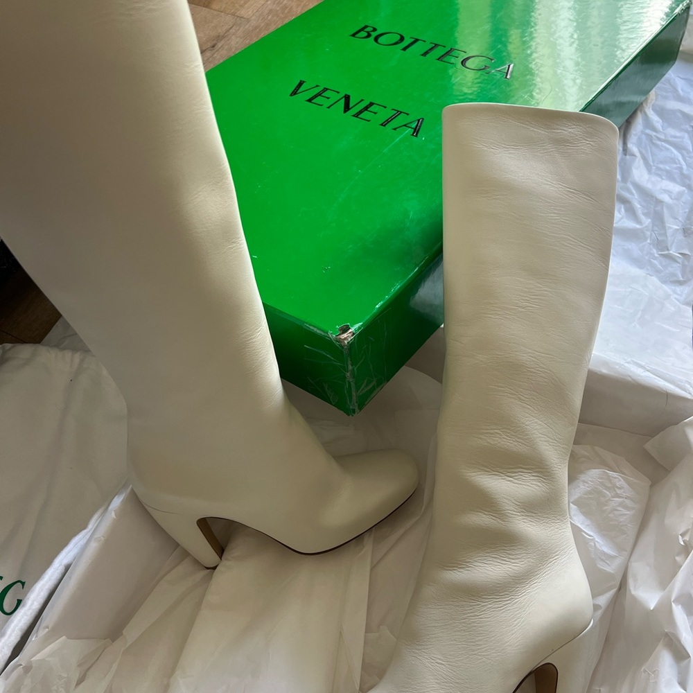 Bottega Veneta Women's Cream Leather Boots